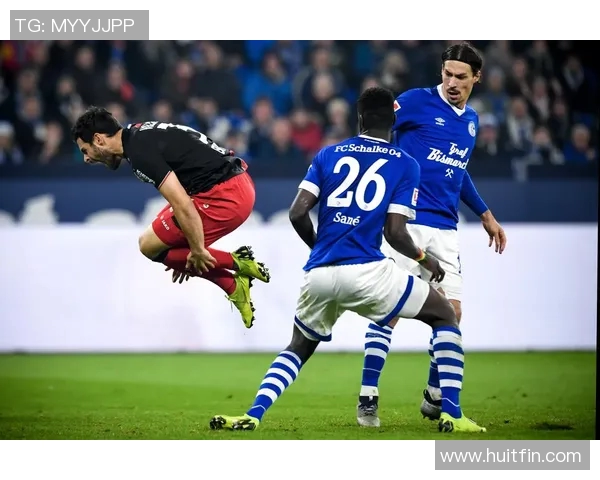 施图加特惨败沙尔克04,德甲积分下滑难止沉沦 施图加特惨败沙尔克04,德甲积分下滑难止沉沦